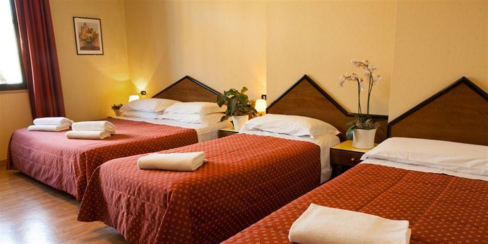 פופי Parc Hotel מראה חיצוני תמונה